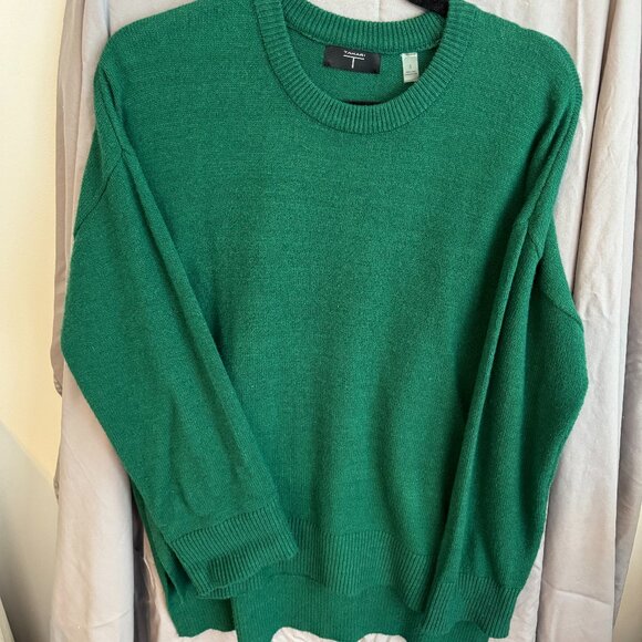 Green Sweater - Picture 1 of 2